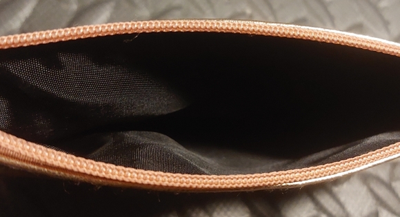 Flower bundle Blue Light Frames and cosmetic bag by Drew Barrymore - Picture 7 of 8